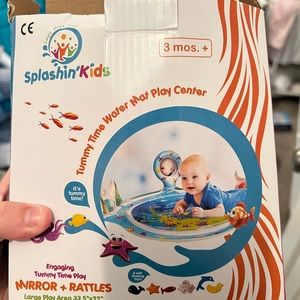 Inflatable tummy time water mat